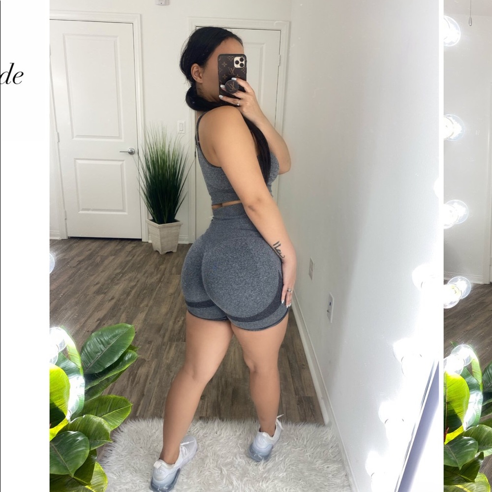 PeachyBunz scrunch shorts
